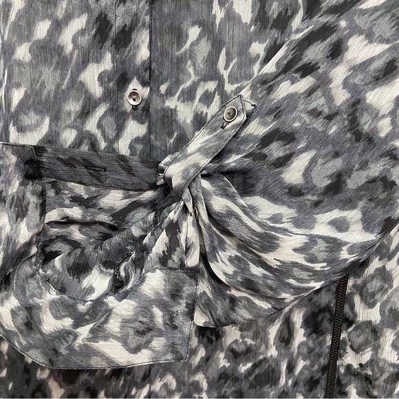 Karherine Barclay blouse tunic sheer animal prints pattern zippers details Large - Picture 9 of 15